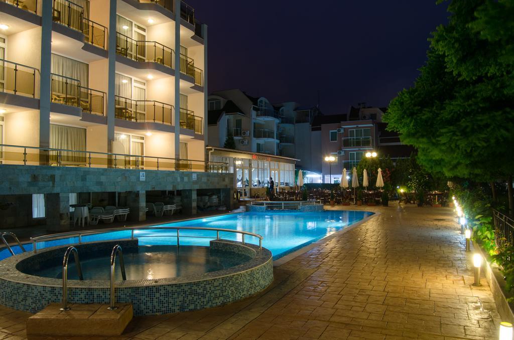Tropics Hotel Sveti Vlas Luaran gambar